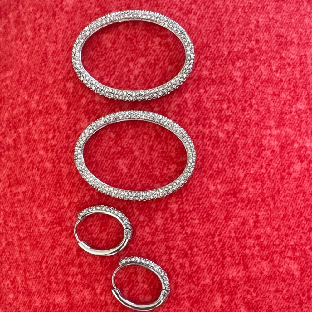 Elegant silver tone 2 in 1 rhinestone Hoop Earrings - Picture 3 of 3
